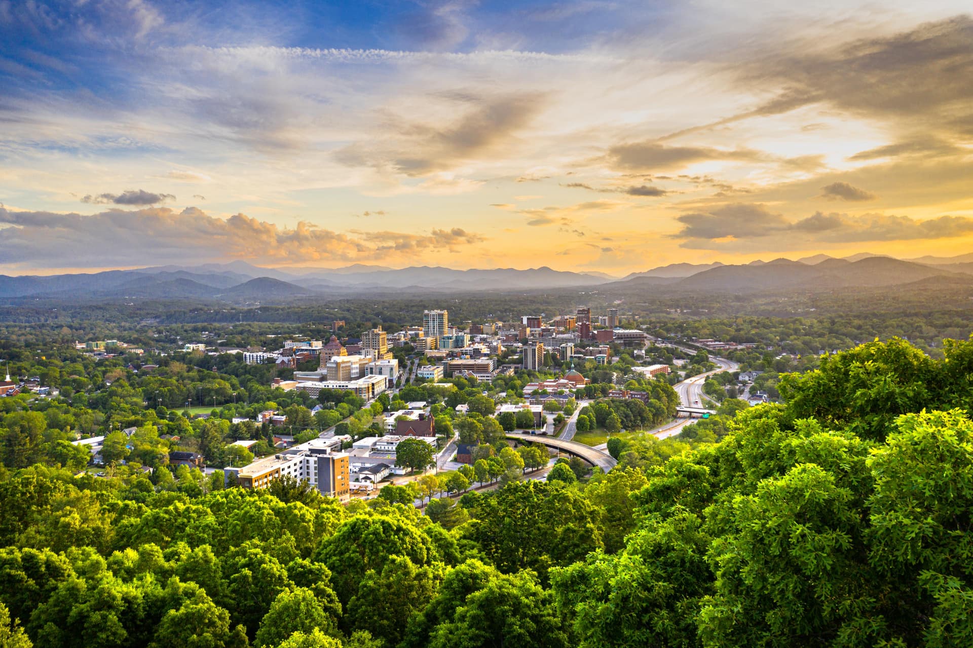 Last-minute Itinerary: A Carefree Summer Weekend in Asheville NC Last-minute Itinerary: A Carefree Summer Weekend in Asheville NC