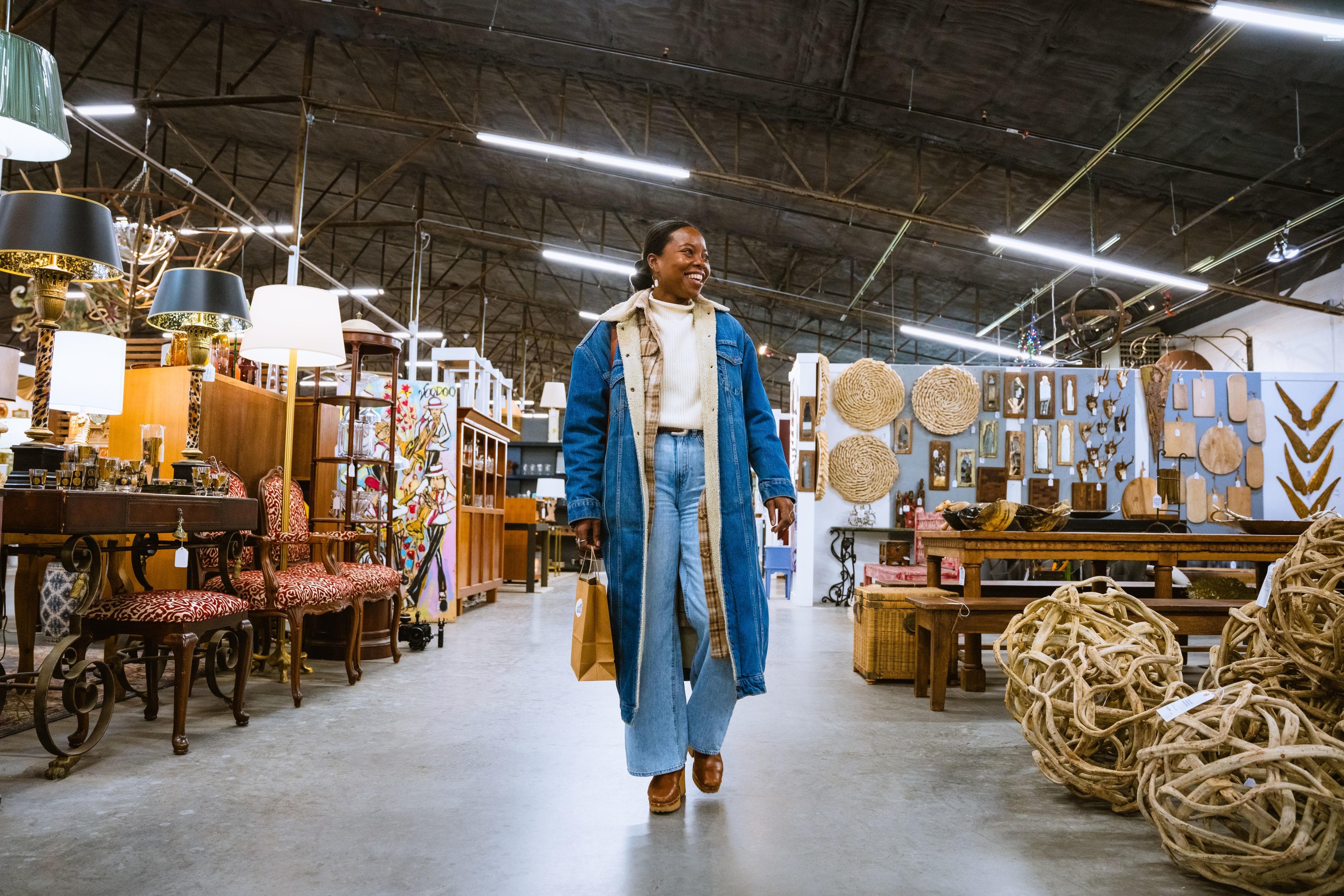 Antiques Shopping_Marquee_River Arts District Antiques Shopping_Marquee_River Arts District