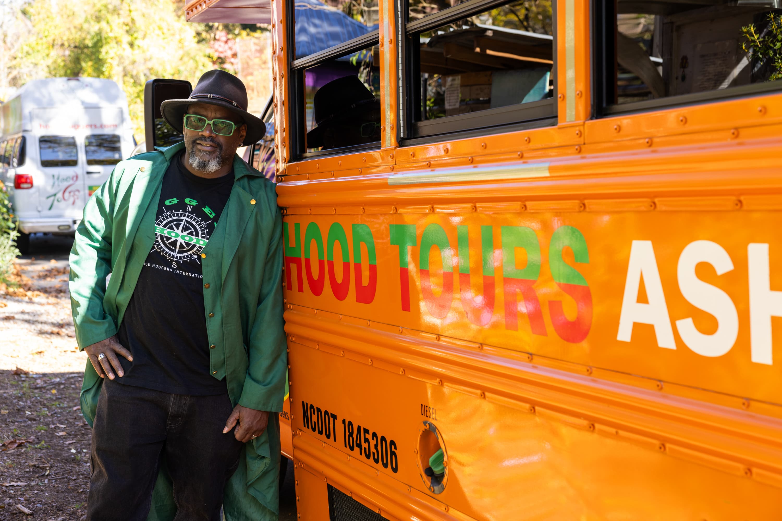 DeWayne Barton, Hood Huggers Tours DeWayne Barton, Hood Huggers Tours